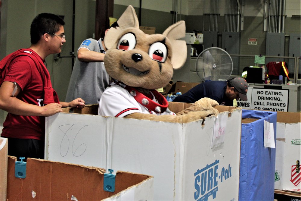 The Chihuahuas, El Pasoans Fighting Hunger, and Whataburger Team Up to Raise Food and Money.