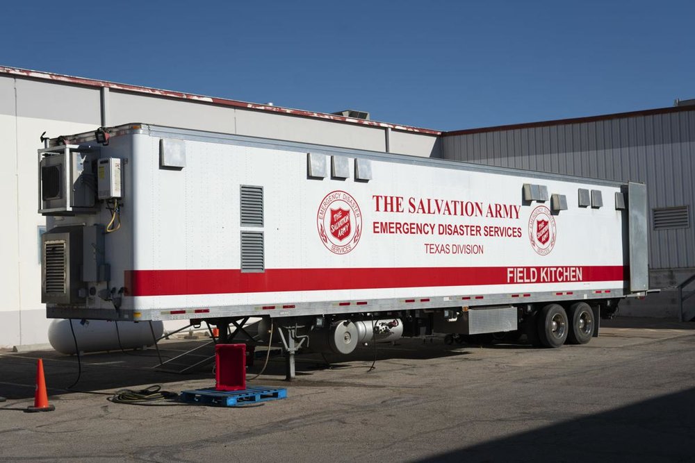Salvation Army brings kitchen to feed migrants