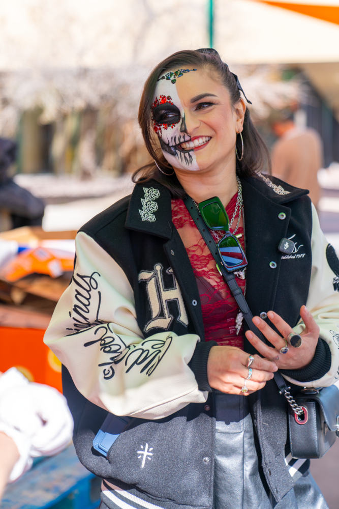 Thunder Rosa Visits to Thank Volunteers and Support Neighbors